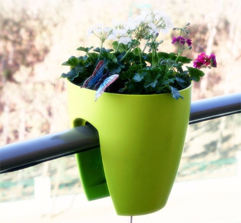 Chậu nhựa gác lan can 30x30H cm