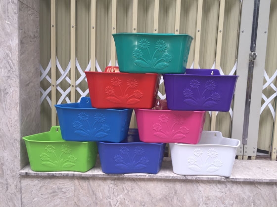 Chậu nhựa ốp tường khắc hoa 36x17x16H